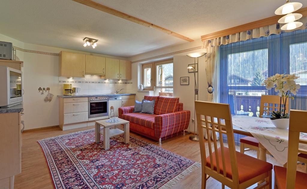 Ferienwohnungen Stefan Kroell Mayrhofen Habitación foto