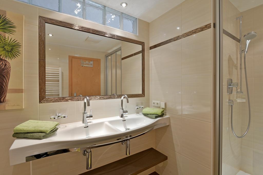 Ferienwohnungen Stefan Kroell Mayrhofen Habitación foto