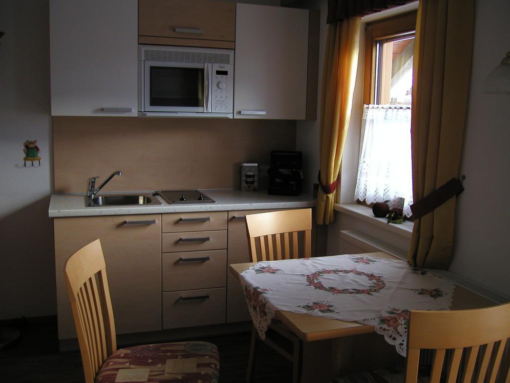 Ferienwohnungen Stefan Kroell Mayrhofen Habitación foto